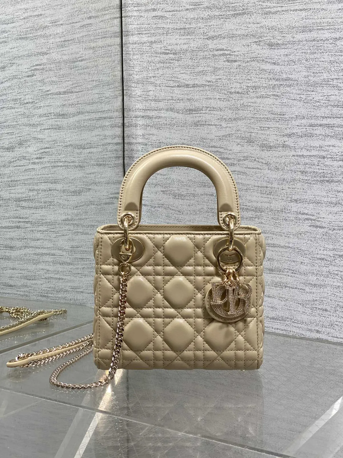 Dior Style Crossbody Bag Bags Crossbody Bag detail image 1 from source 741846