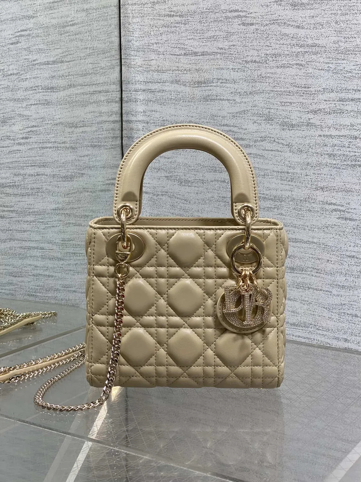 Dior Style Crossbody Bag Bags Crossbody Bag detail image 2 from source 741846
