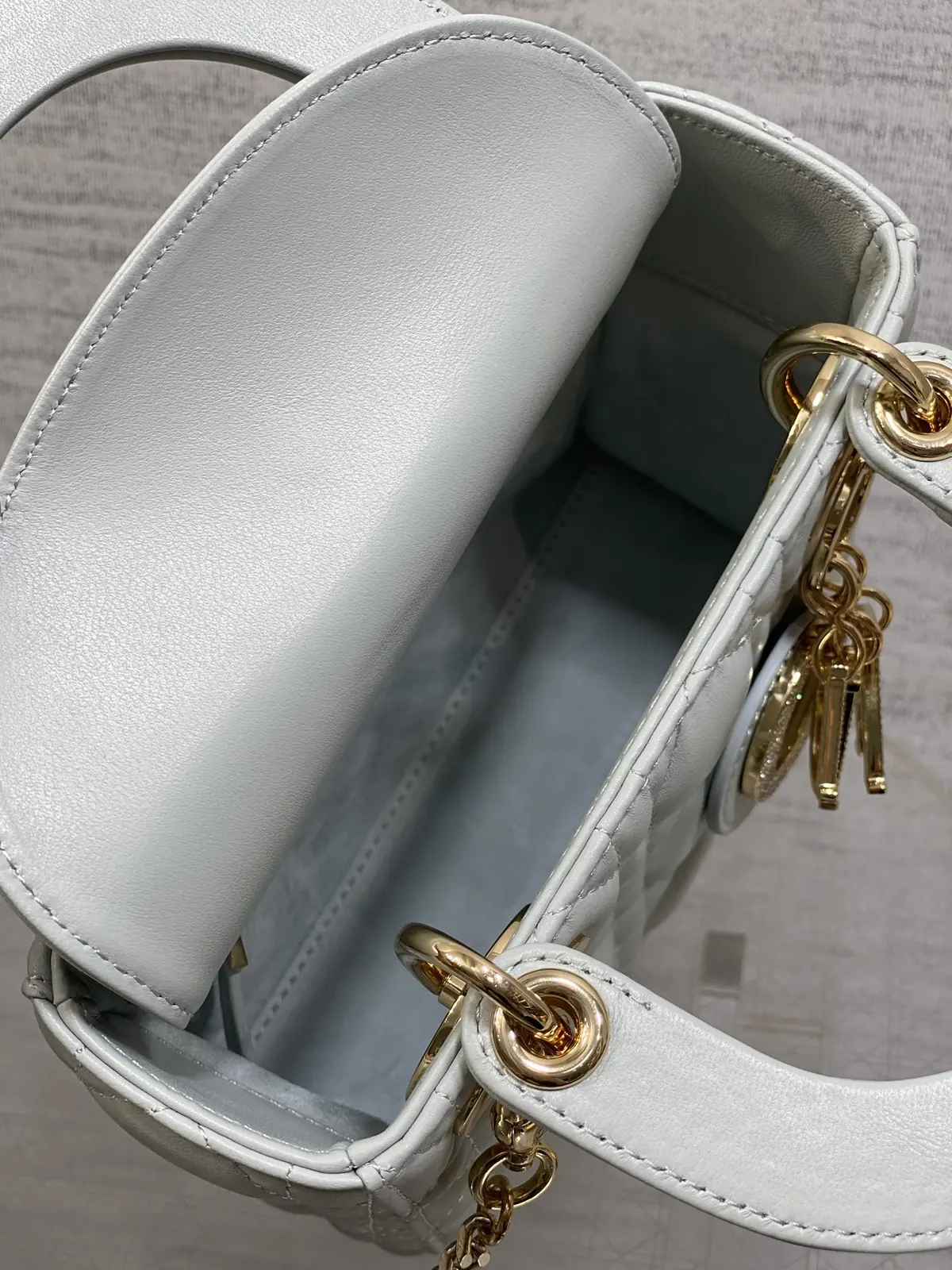 Dior Style Crossbody Bag Bags Crossbody Bag detail image 8 from source 741847
