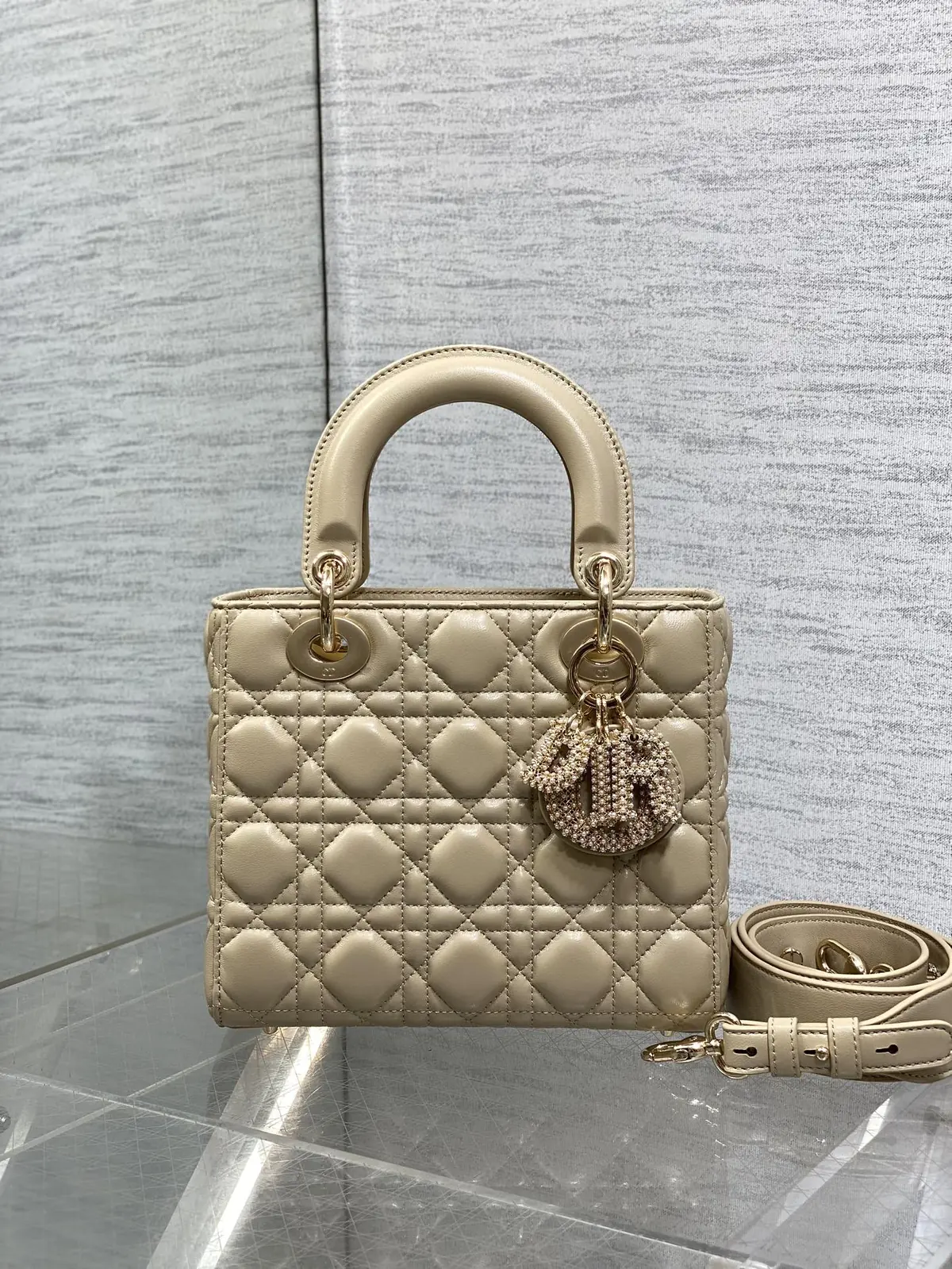 Dior Style Crossbody Bag Bags Crossbody Bag detail image 2 from source 741871
