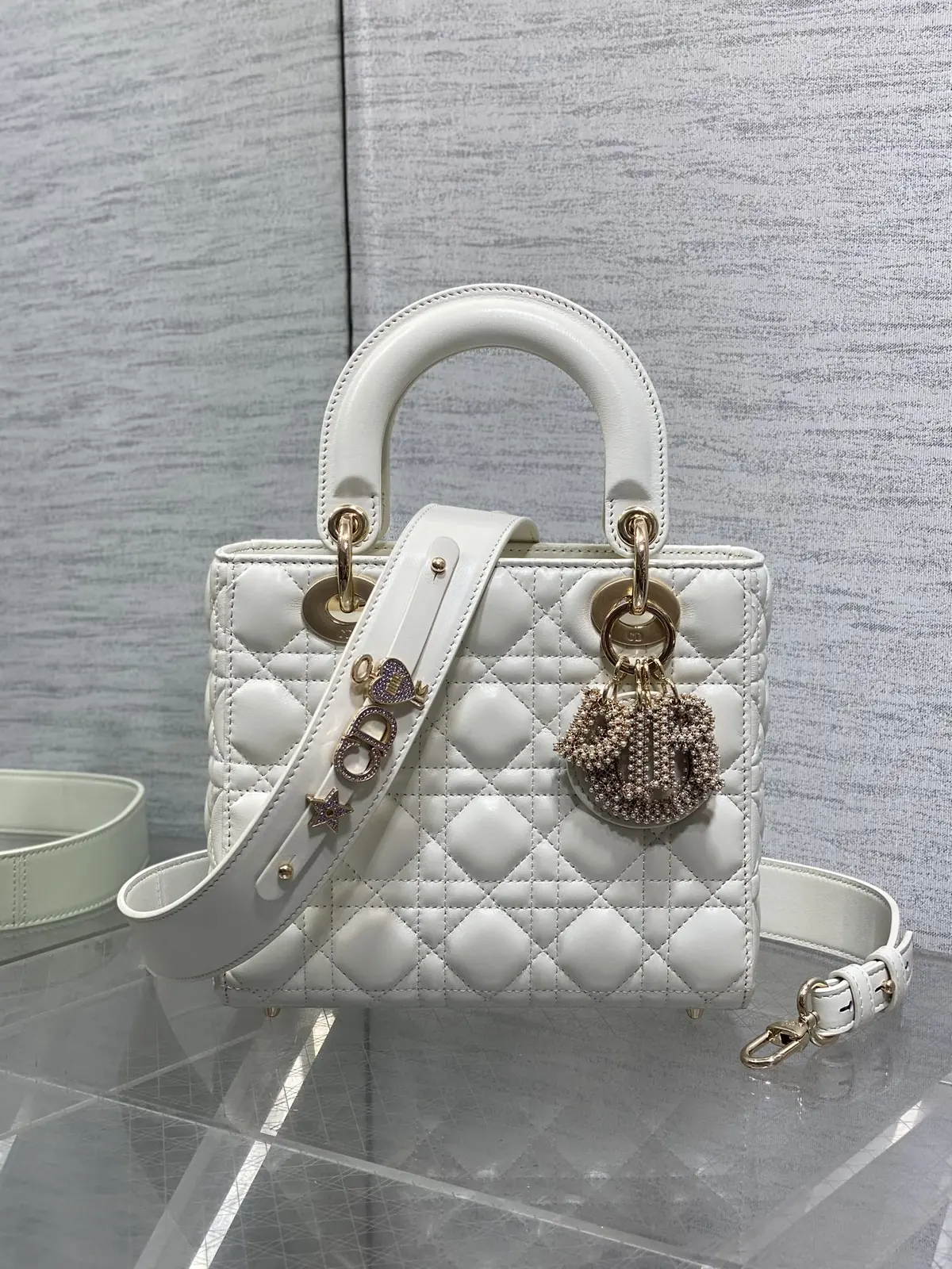 Dior Style Crossbody Bag Bags Crossbody Bag detail image 1 from source 741873