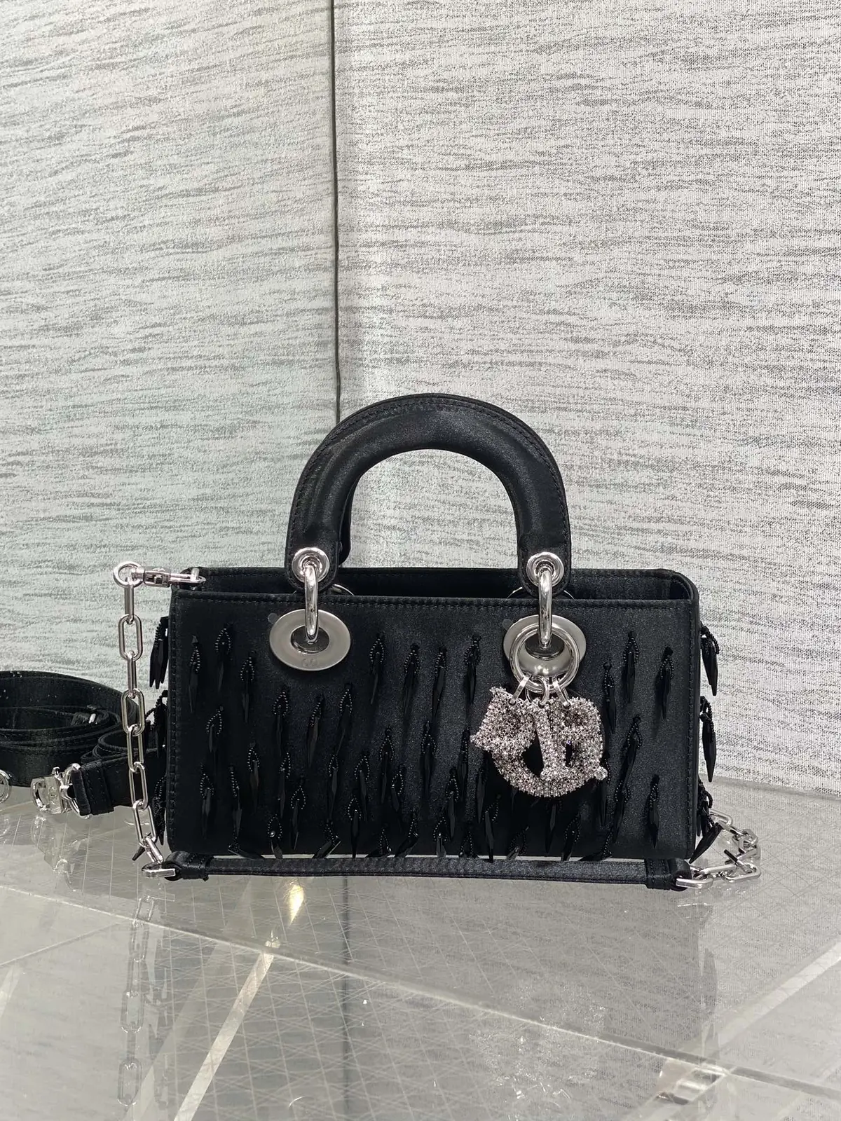Dior Style Crossbody Bag Bags Crossbody Bag detail image 2 from source 741875
