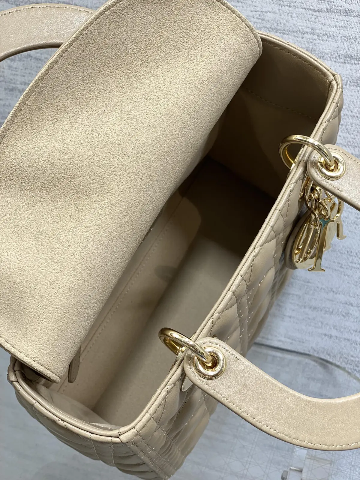 Dior Style Leather Bag Bags Bag detail image 8 from source 741855
