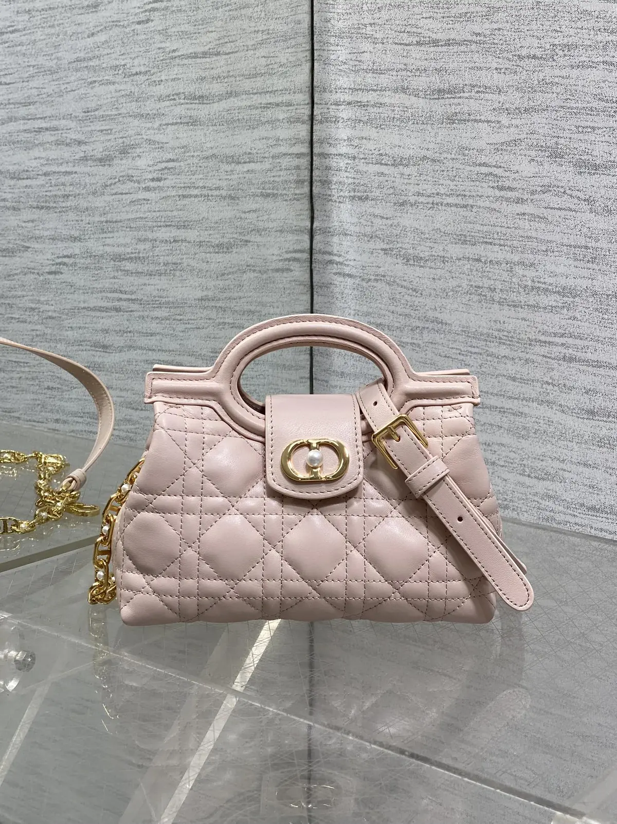 Dior Style Pink Chain Bag Bags Chain Bag detail image 1 from source 741884
