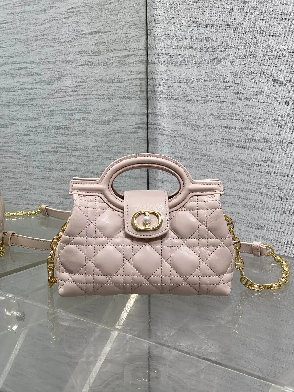 Dior Style Pink Chain Bag Bags Chain Bag detail image 2 from source 741884