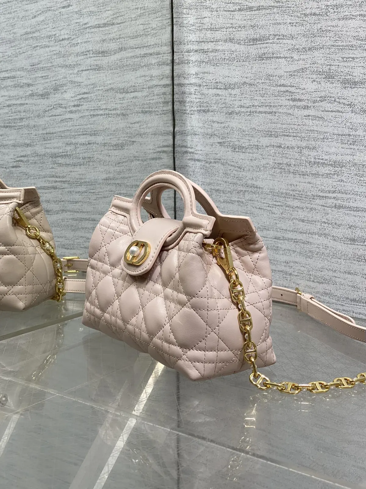 Dior Style Pink Chain Bag Bags Chain Bag detail image 6 from source 741884