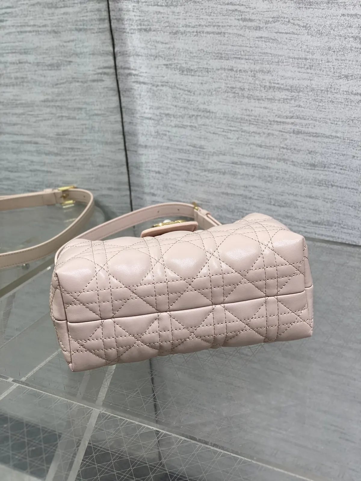 Dior Style Pink Chain Bag Bags Chain Bag detail image 7 from source 741884
