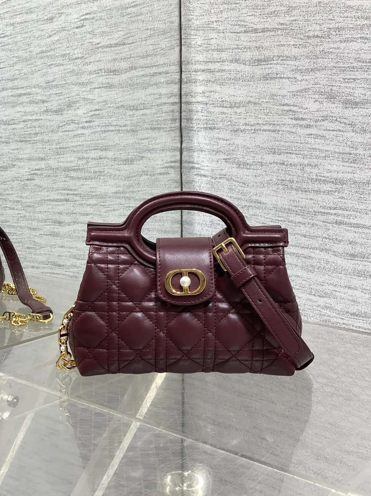 Dior Style Red Chain Bag Bags Chain Bag detail image 1 from source 741887