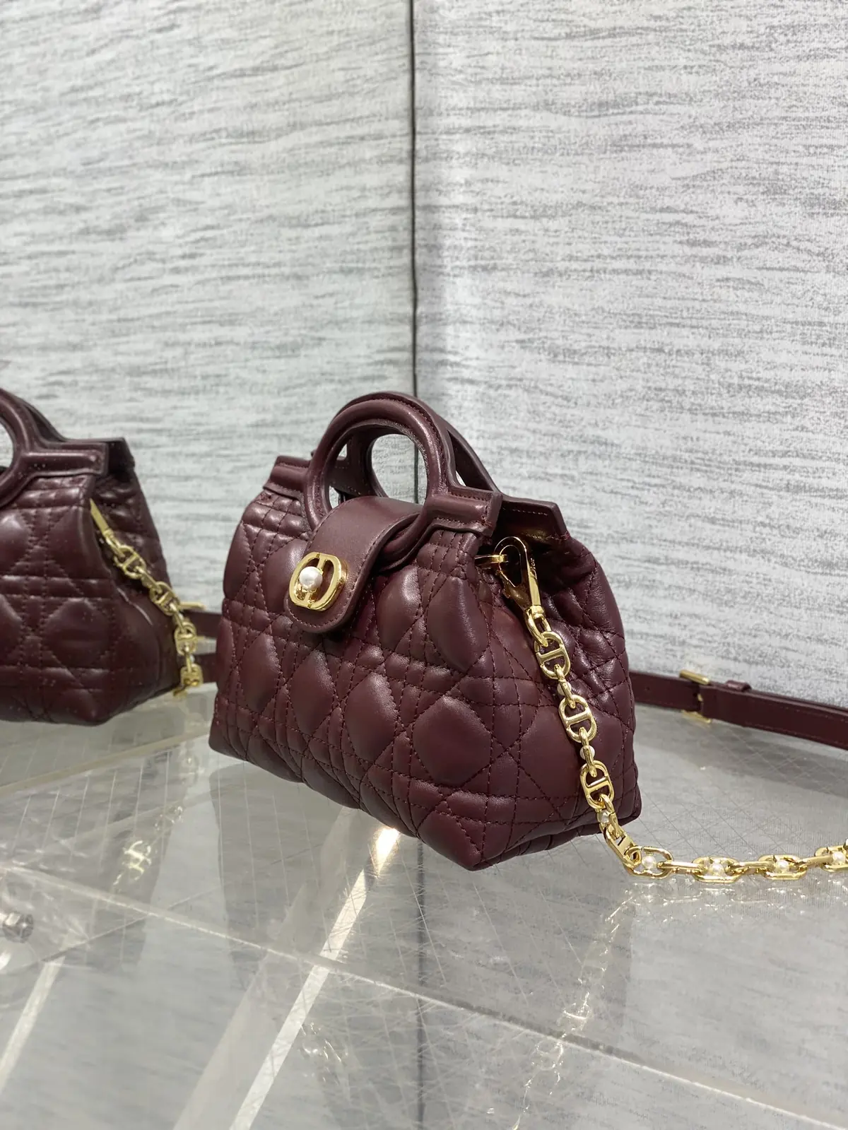 Dior Style Red Chain Bag Bags Chain Bag detail image 6 from source 741887