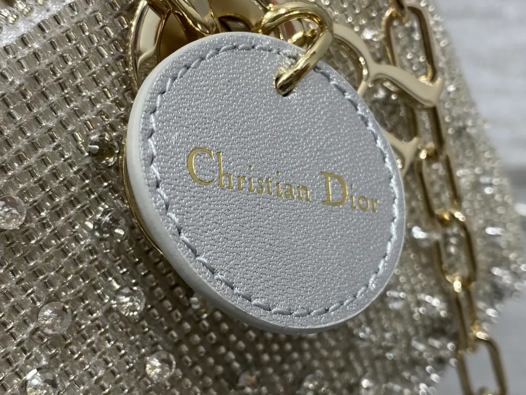 Dior Style Red Leather Card Holder Lookbook Reference image 4