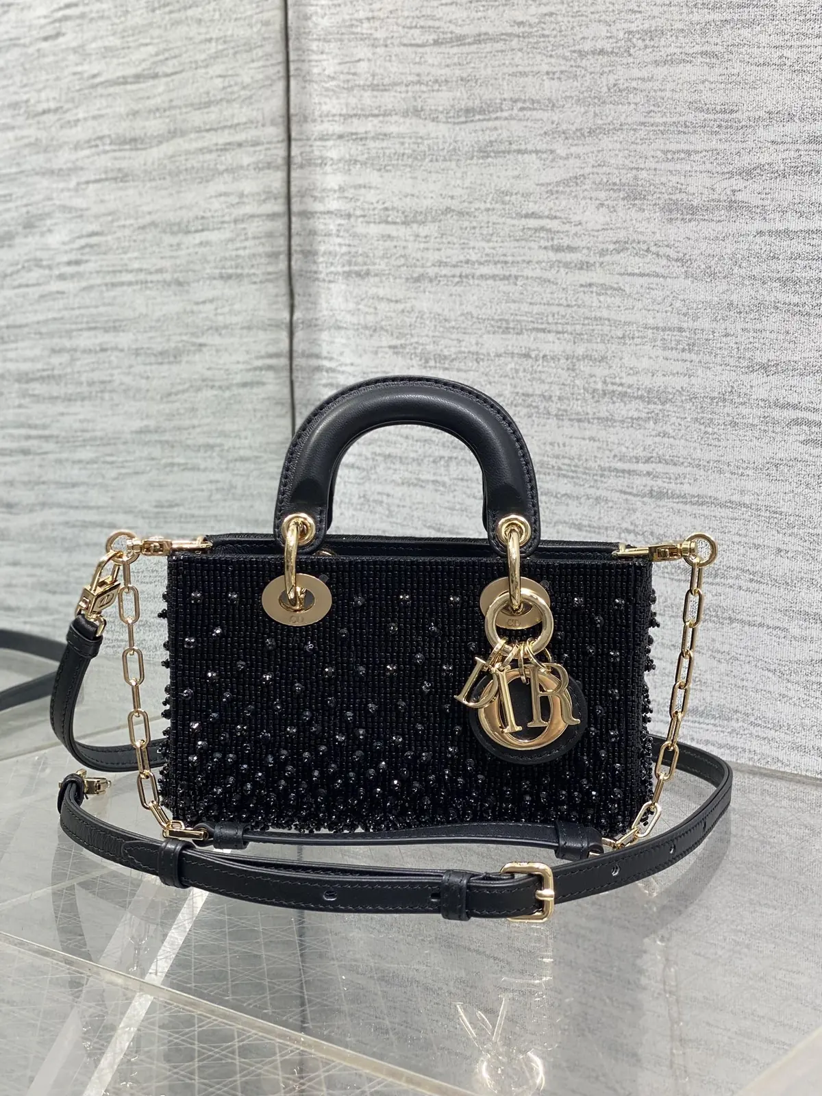 Dior Style Red Leather Card Holder Lookbook Reference image 1