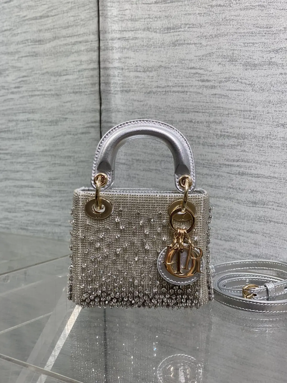 Dior Style Red Leather Card Holder Lookbook Reference image 2