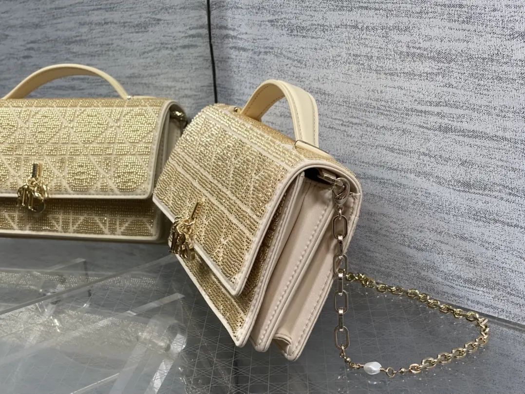 Dior Style Red Leather Card Holder Lookbook Reference image 6