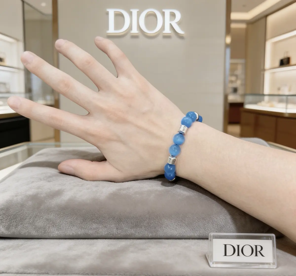 Dior Style Silver Accessories Lookbook Reference image 4