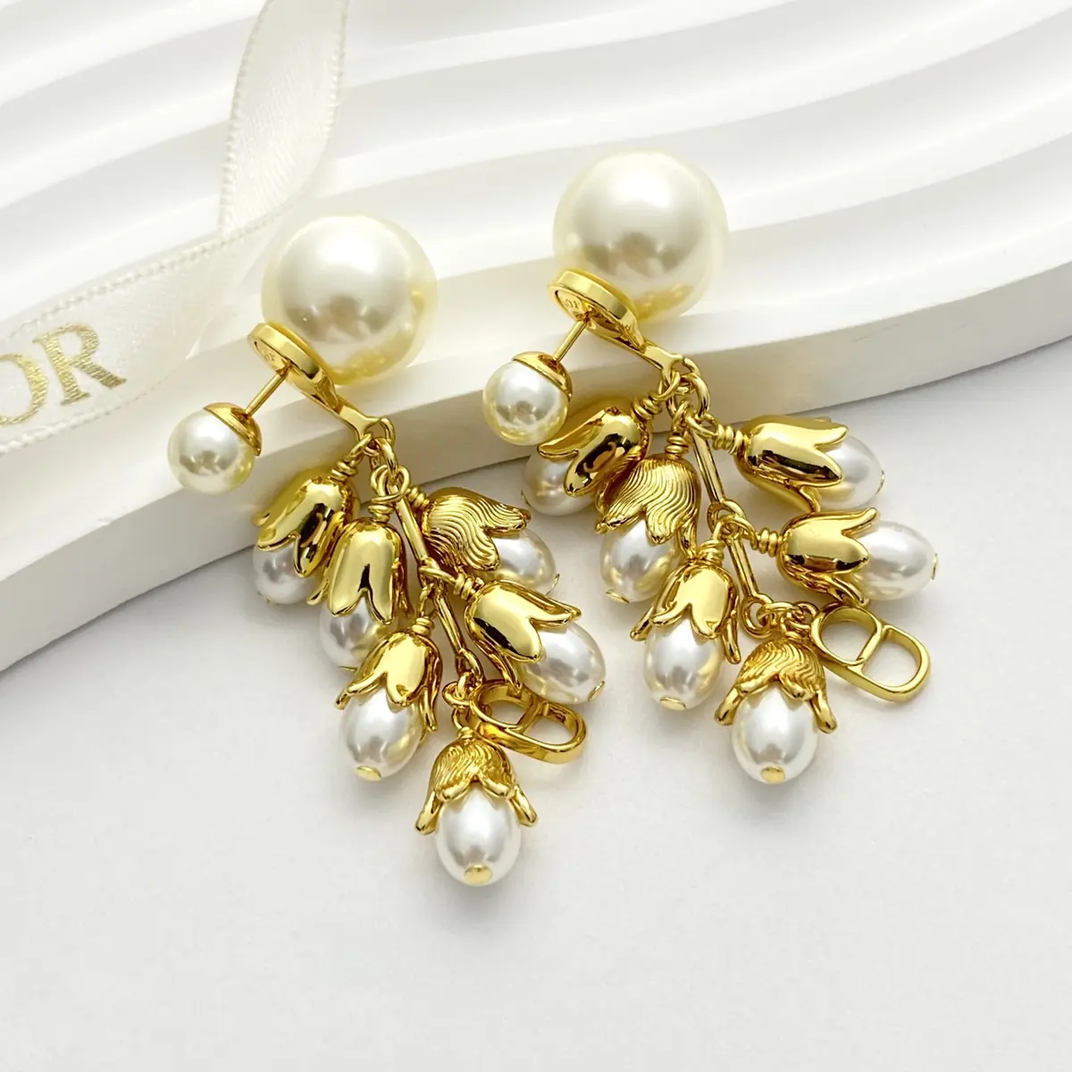 Dior Style White Accessories Lookbook Reference image 3