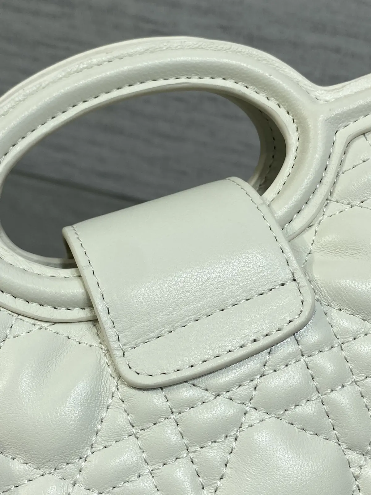 Dior Style White Chain Bag Bags Chain Bag detail image 4 from source 741886