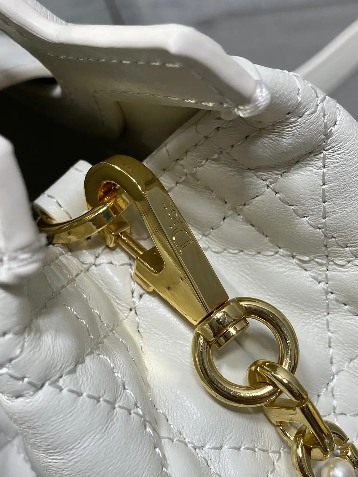 Dior Style White Chain Bag Bags Chain Bag detail image 5 from source 741886