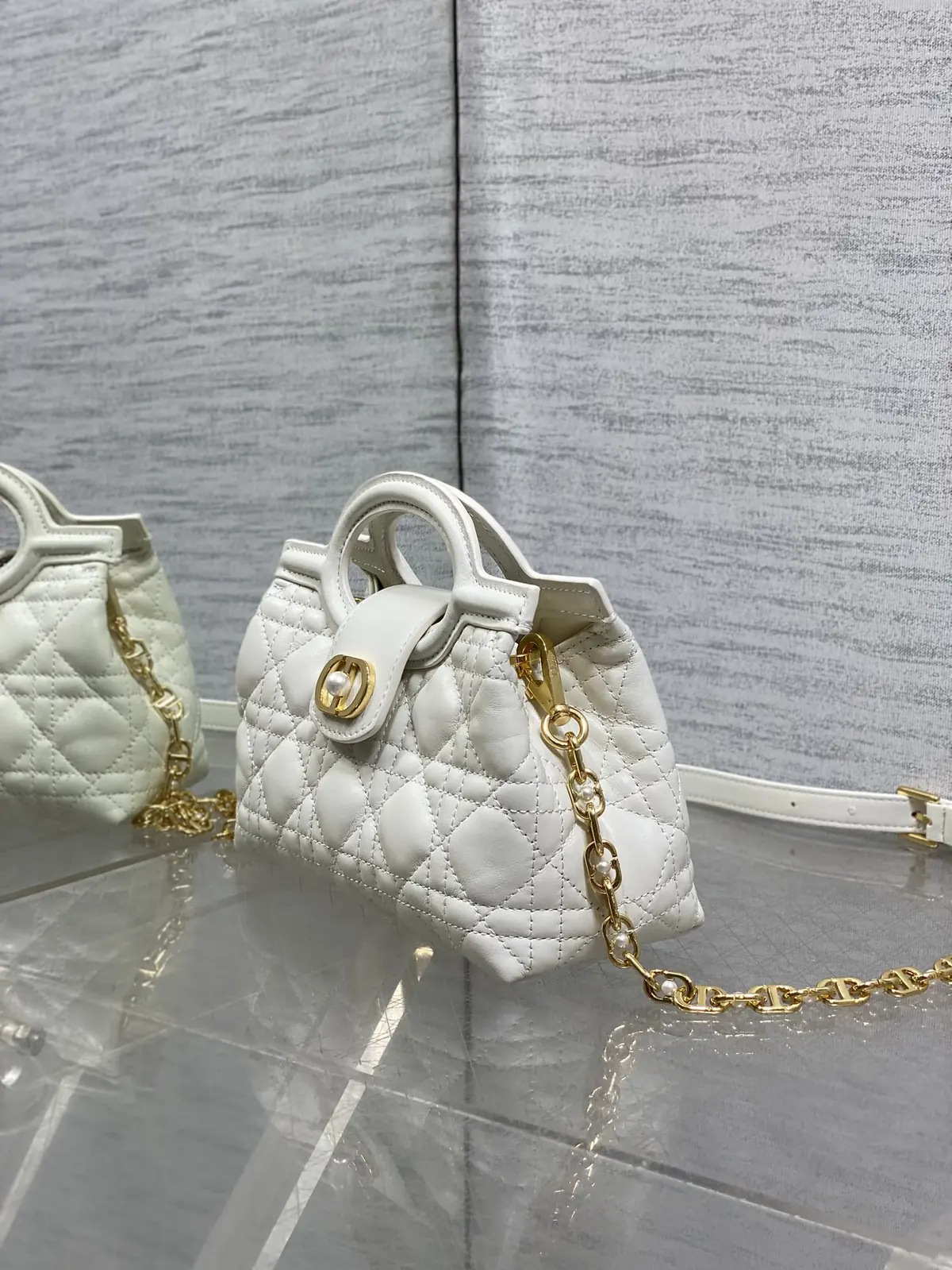 Dior Style White Chain Bag Bags Chain Bag detail image 6 from source 741886