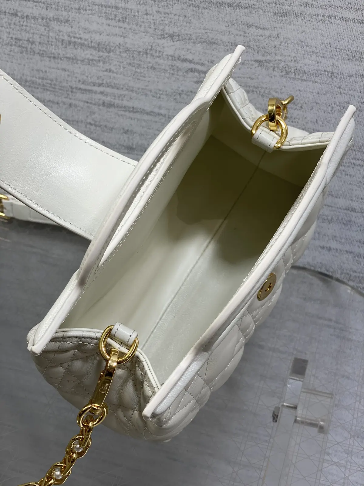 Dior Style White Chain Bag Bags Chain Bag detail image 8 from source 741886