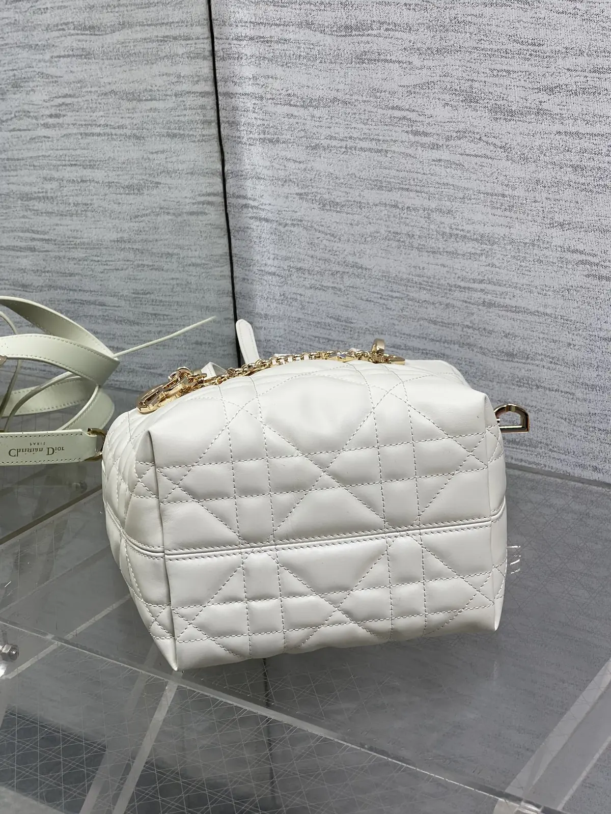 Dior Style White Leather Bag Bags Bag detail image 7 from source 741849