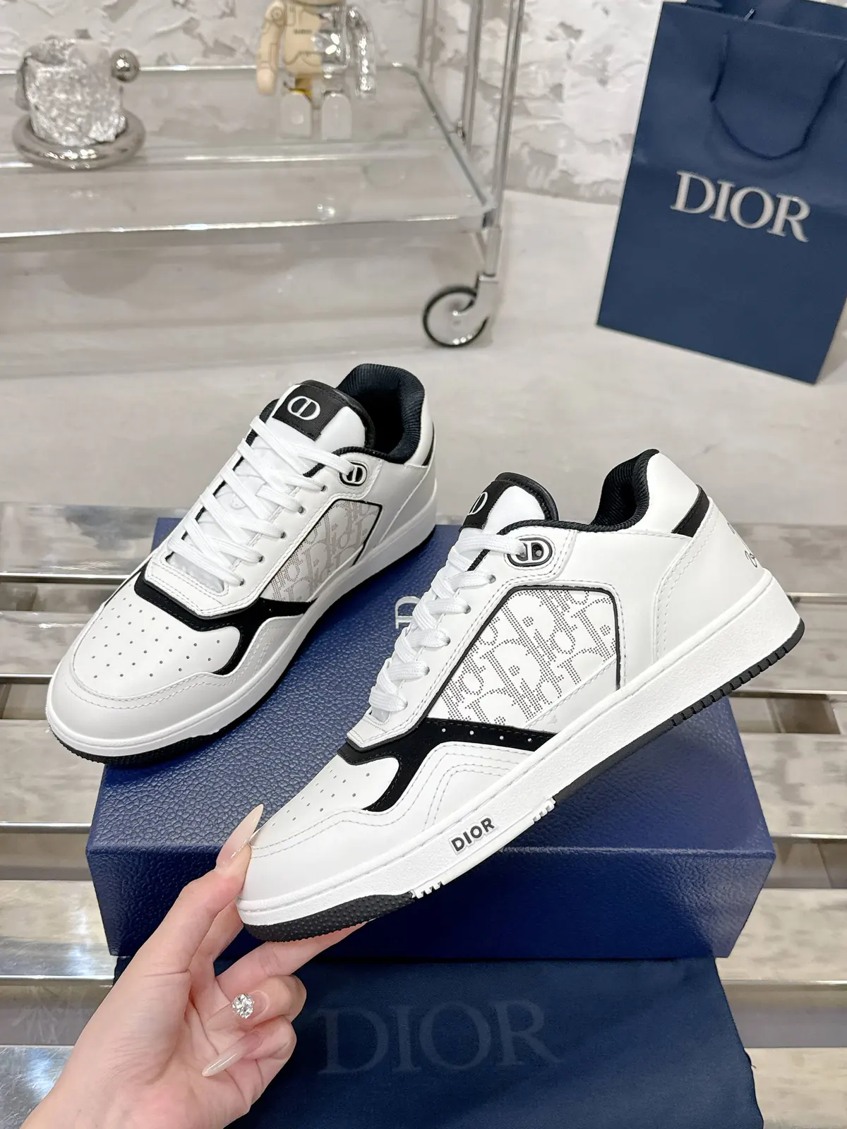 Dior Style White Leather Men's Shoes Lookbook Reference image 2