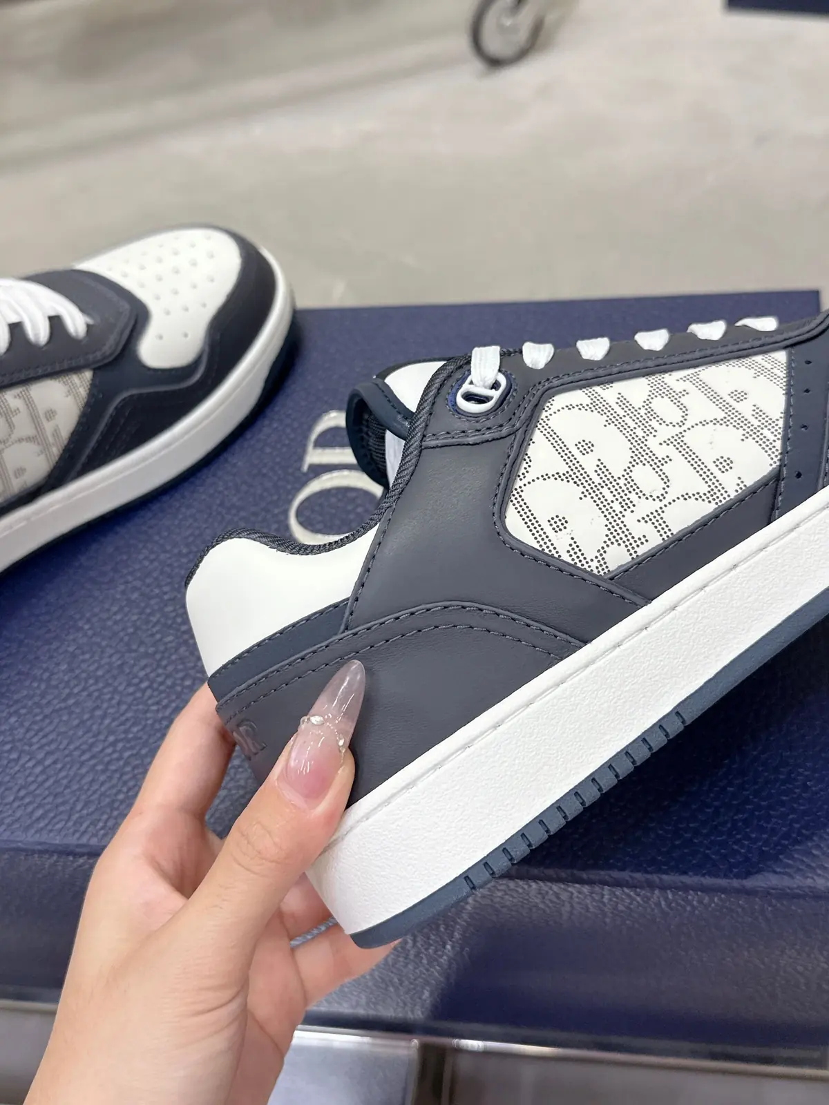 Dior Style White Leather Men's Shoes Lookbook Reference image 3