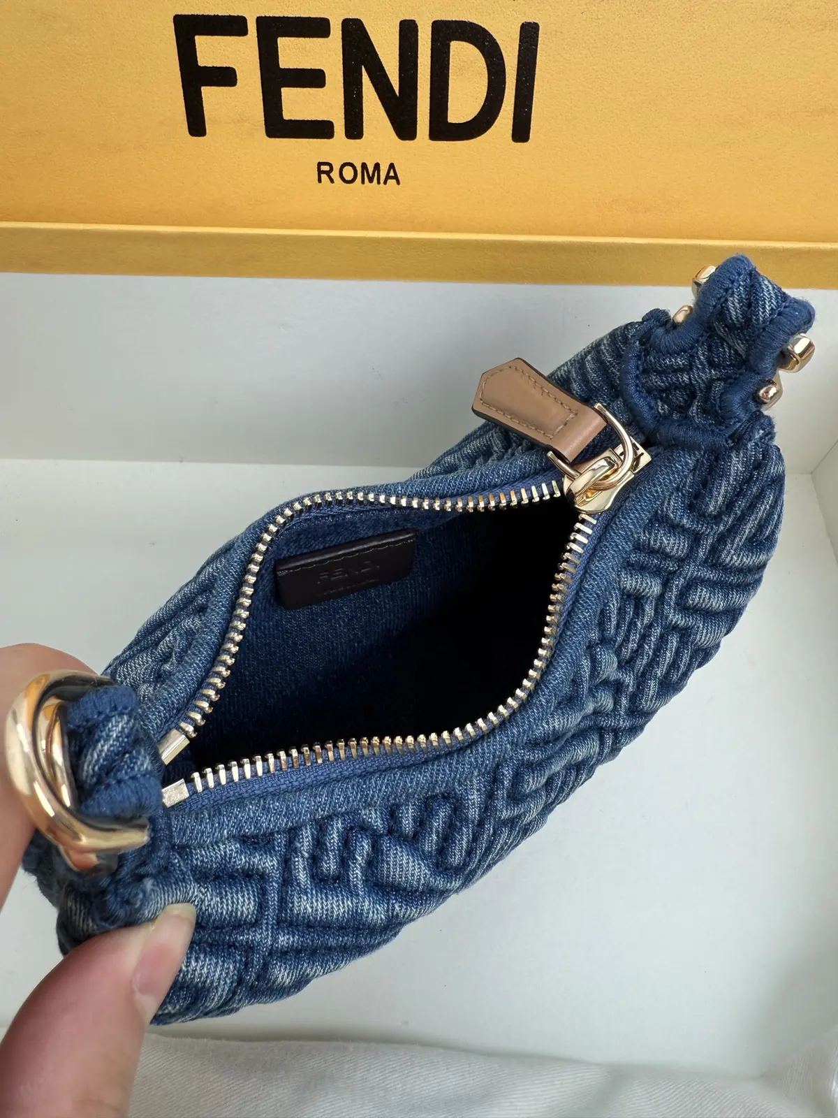 Fendi Style Blue Hobo Bag Lookbook Reference image 6