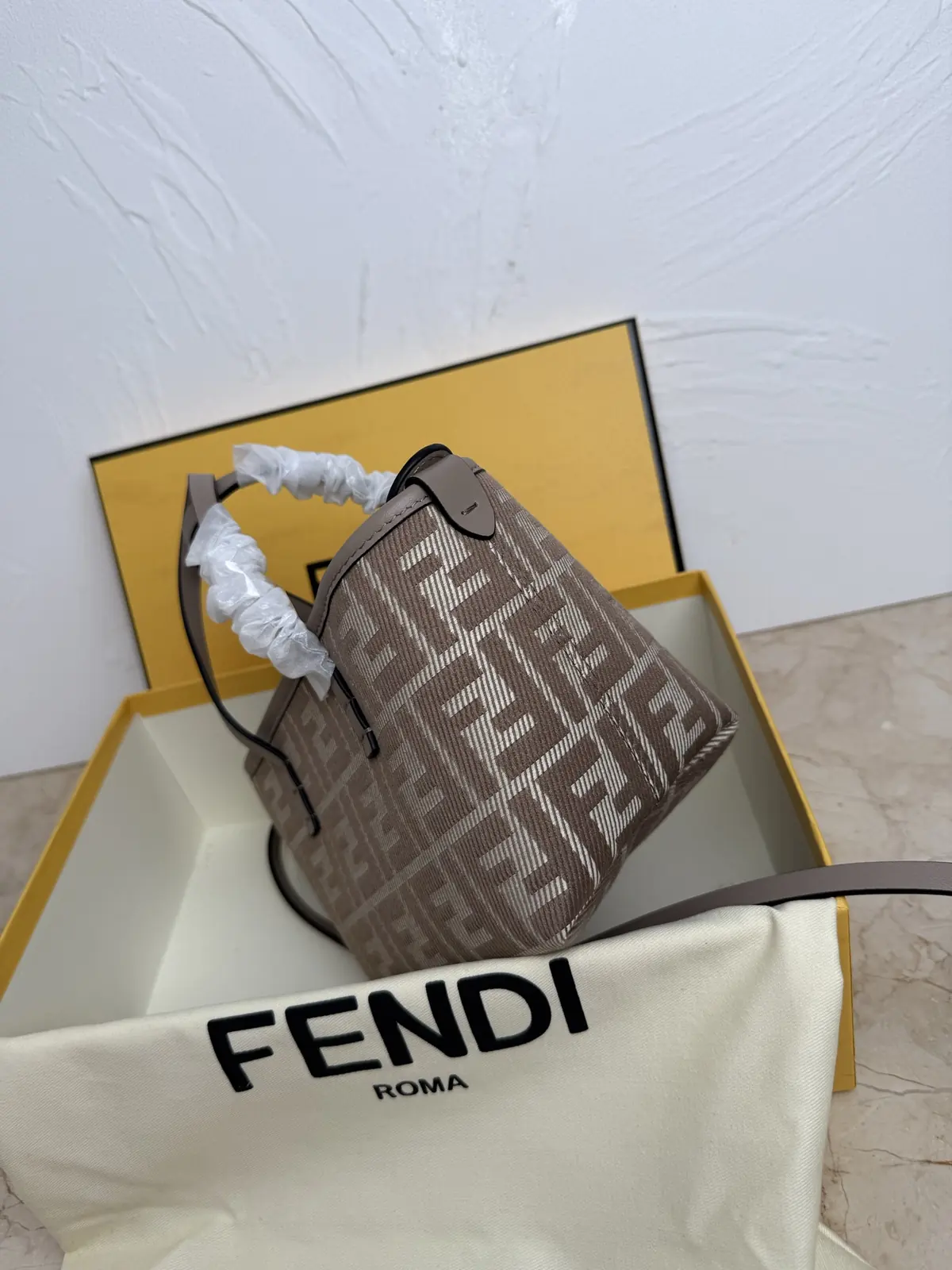 Fendi Style Blue Leather Crossbody Bag Lookbook Reference image 3
