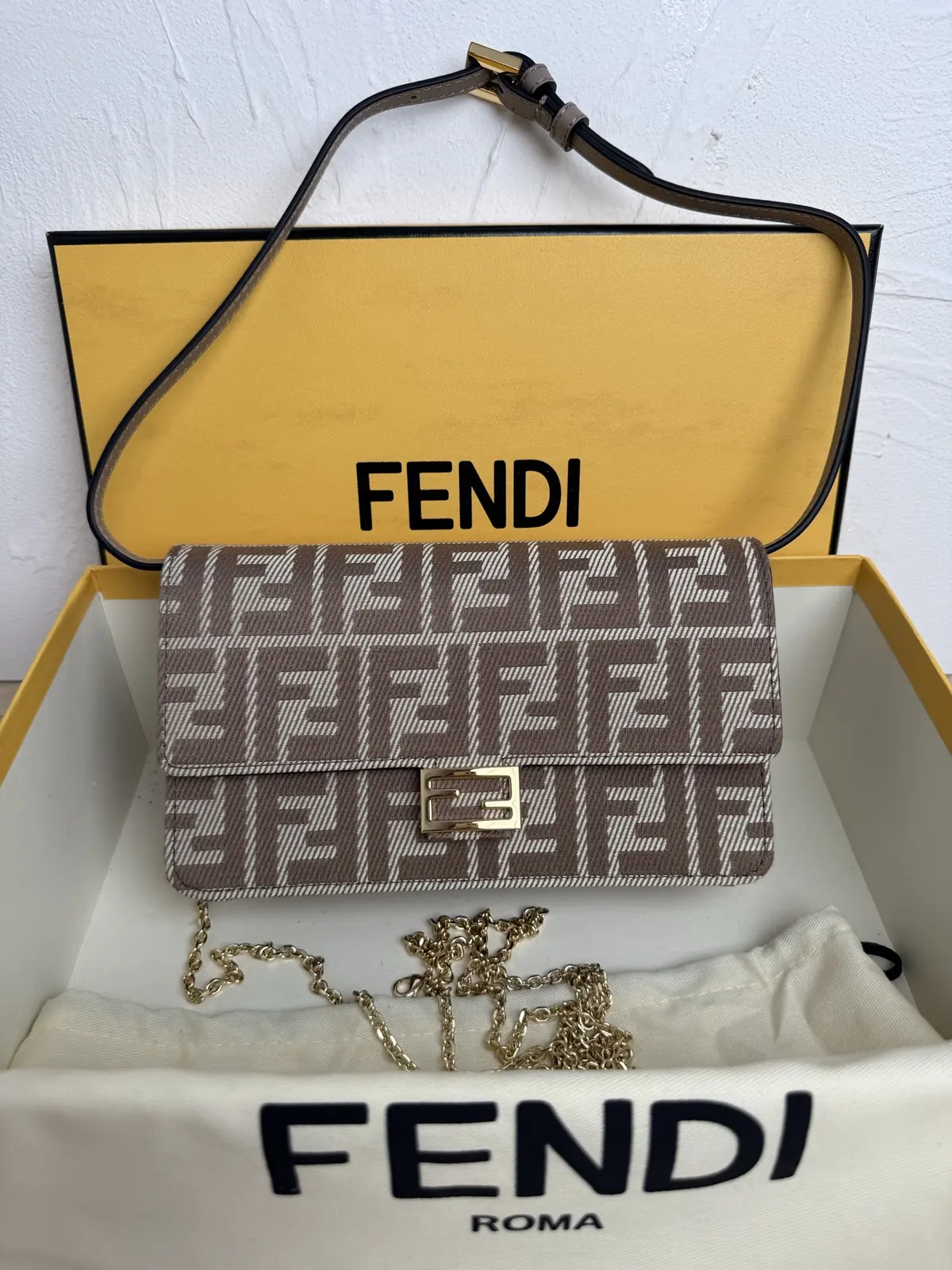 Fendi Style Blue Leather Crossbody Bag Lookbook Reference image 1