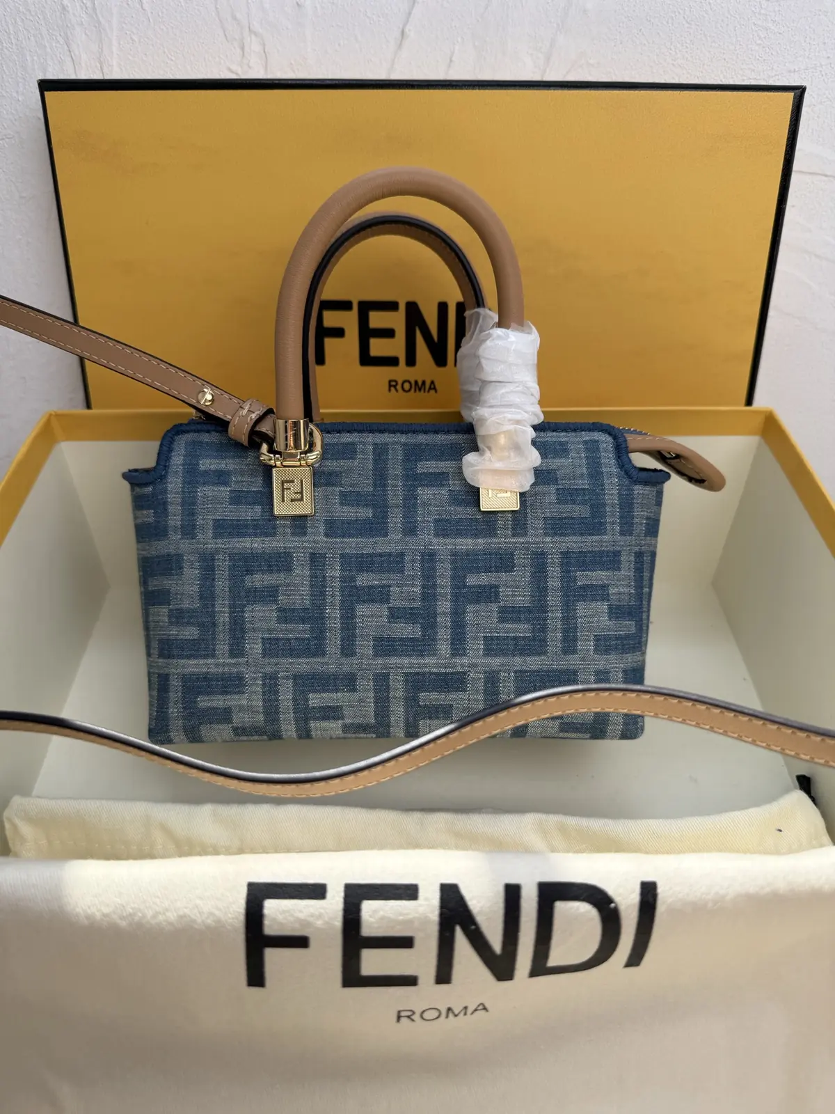 Fendi Style Brown Leather Top Handle Bag Lookbook Reference image 1