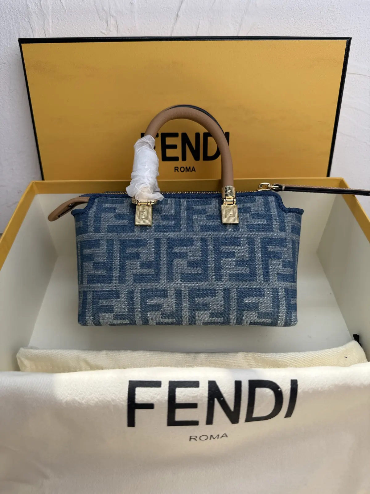 Fendi Style Brown Leather Top Handle Bag Lookbook Reference image 2