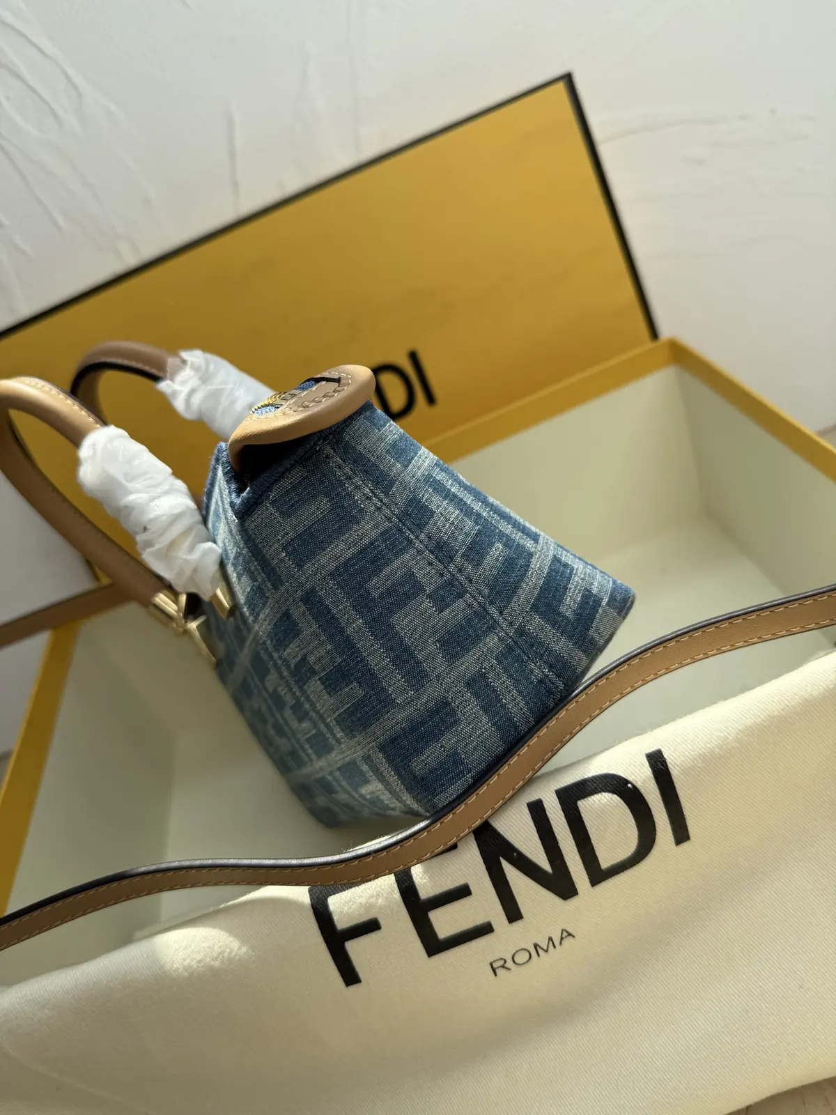 Fendi Style Brown Leather Top Handle Bag Lookbook Reference image 3