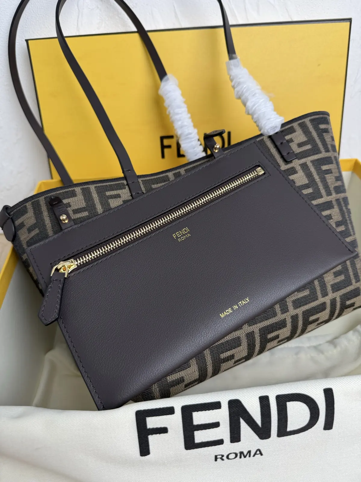 Fendi Style Brown Leather Tote Bag Lookbook Reference image 5
