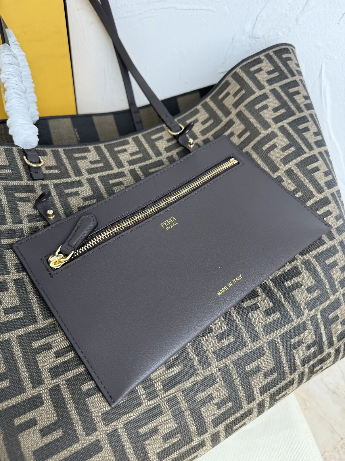 Fendi Style Brown Leather Tote Bag Lookbook Reference image 3