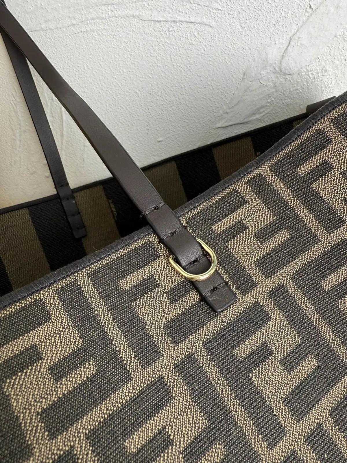 Fendi Style Brown Leather Tote Bag Lookbook Reference image 4