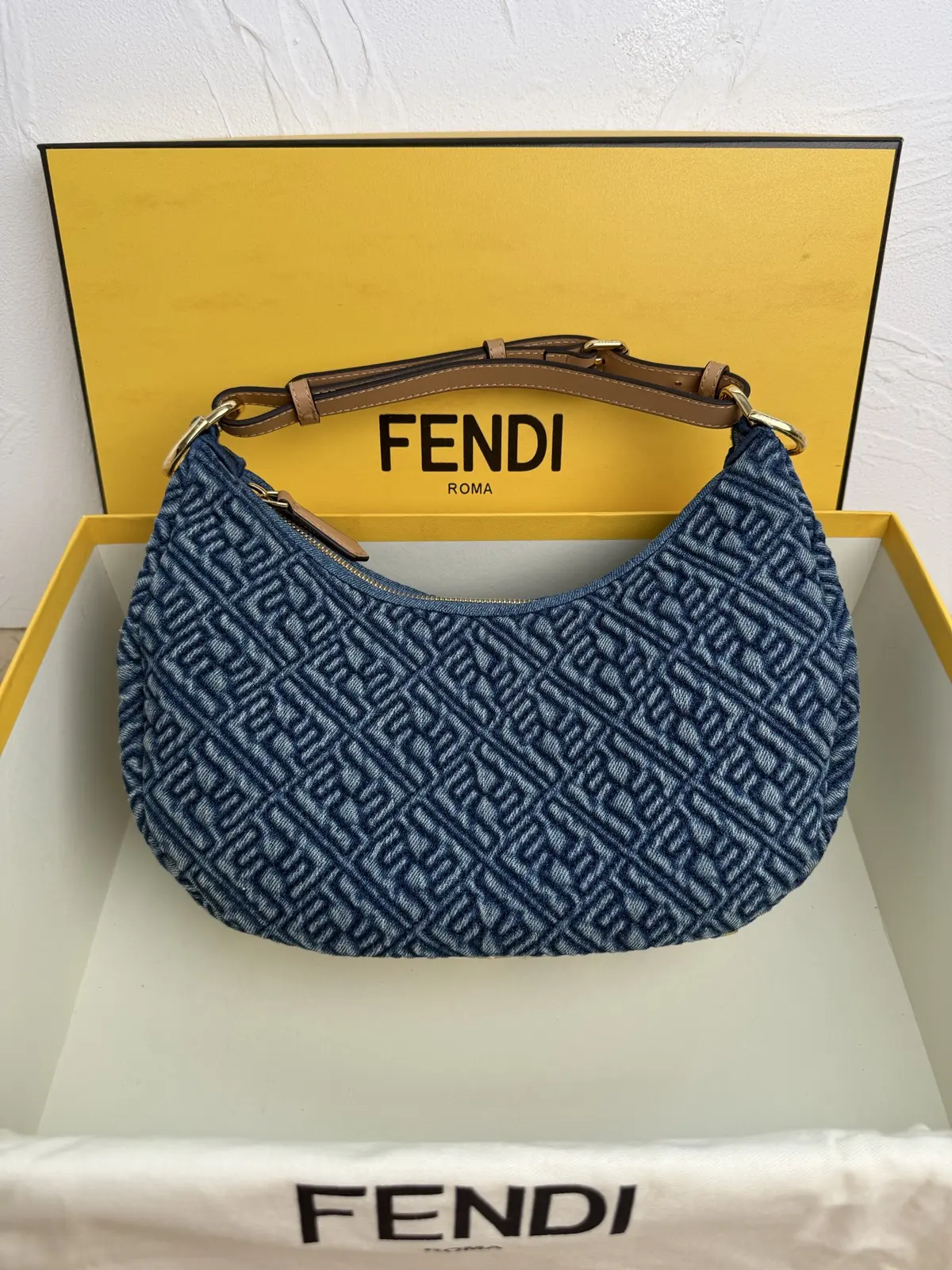Fendi Style Denim Hobo Bag Lookbook Reference image 2