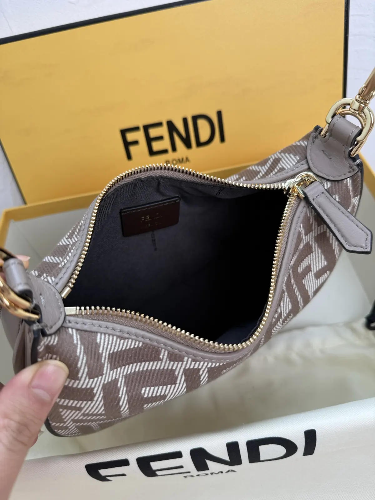 Fendi Style Grey Hobo Bag Lookbook Reference image 6