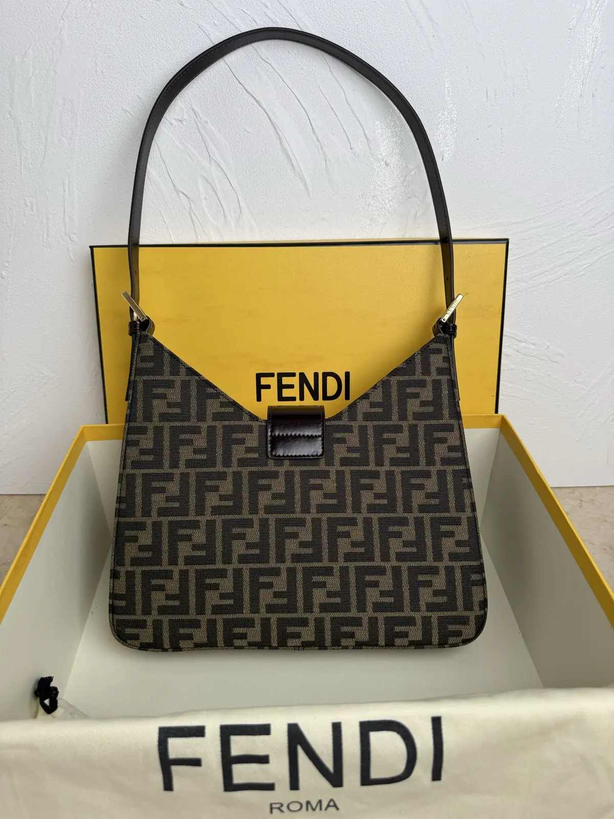 Fendi Style Shoulder Bag Lookbook Reference image 2