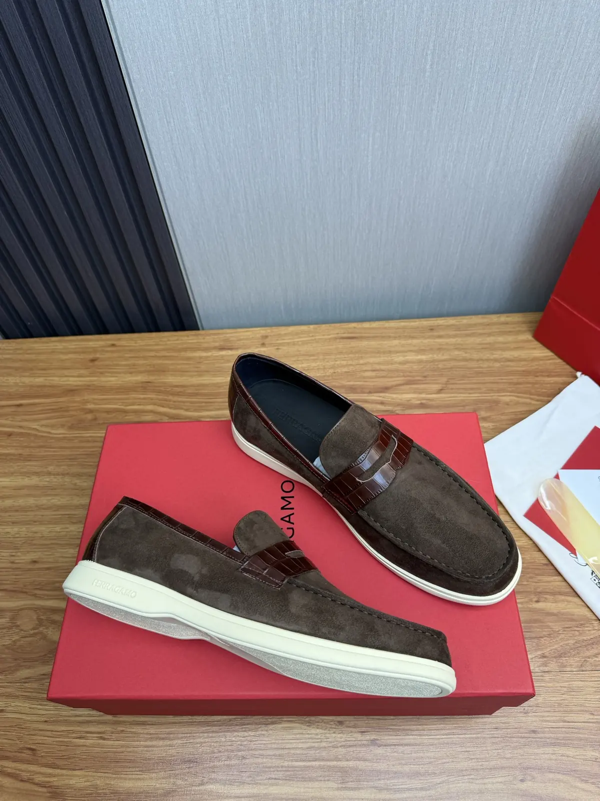 Ferragamo Style Leather Men's Shoes Lookbook Reference image 5