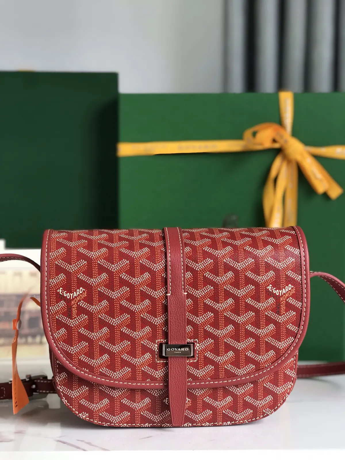 Goyard Style Gold Leather Shoulder Bag Lookbook Reference image 1
