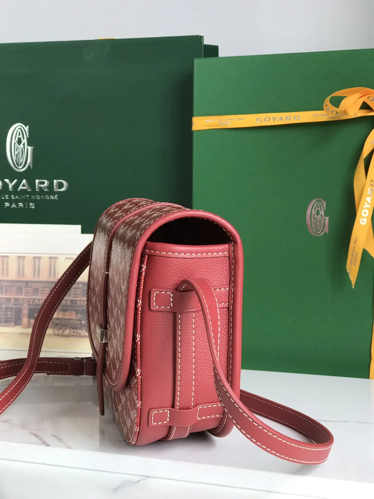 Goyard Style Gold Leather Shoulder Bag Lookbook Reference image 2