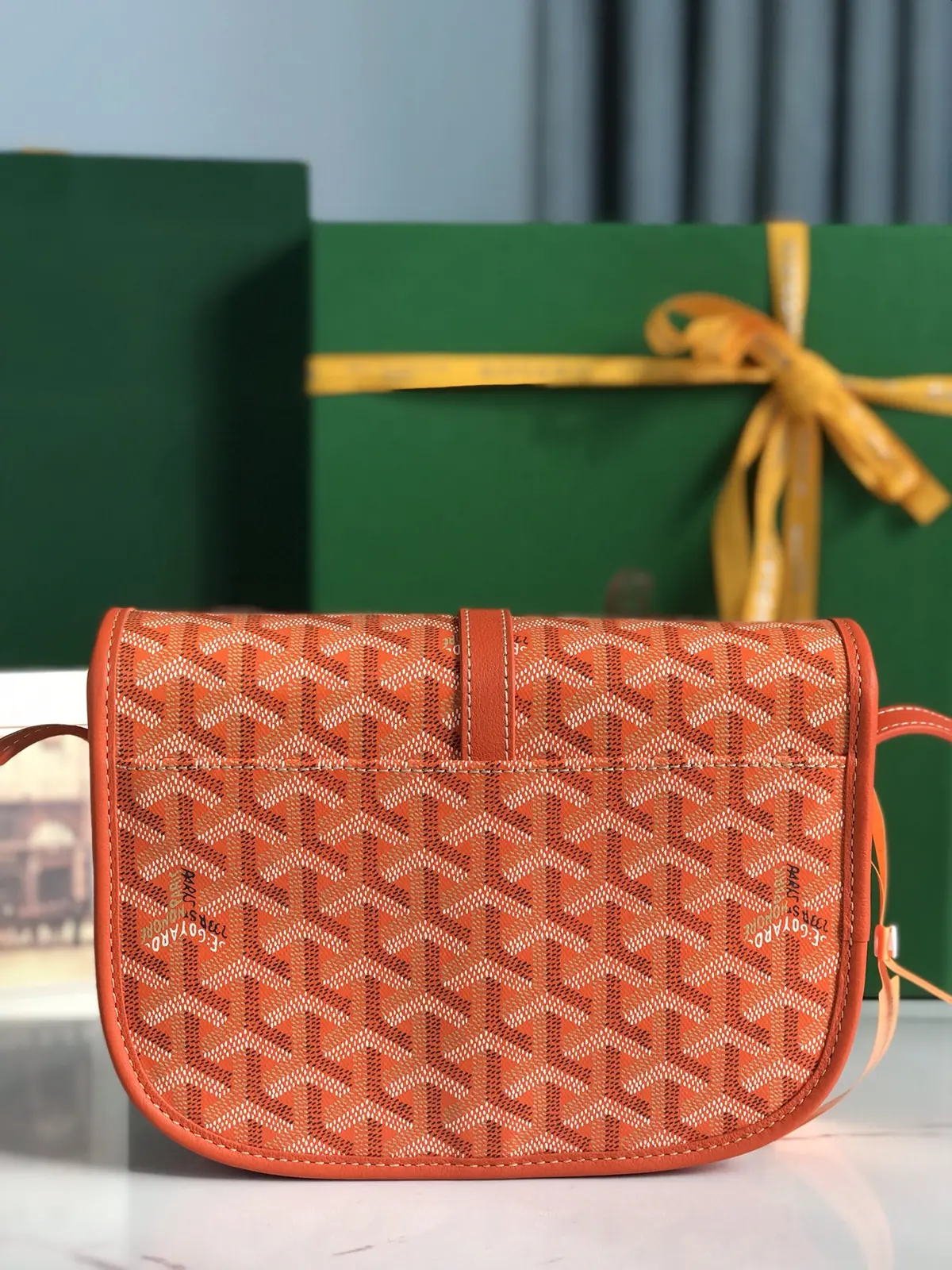Goyard Style Gold Leather Shoulder Bag Lookbook Reference image 3
