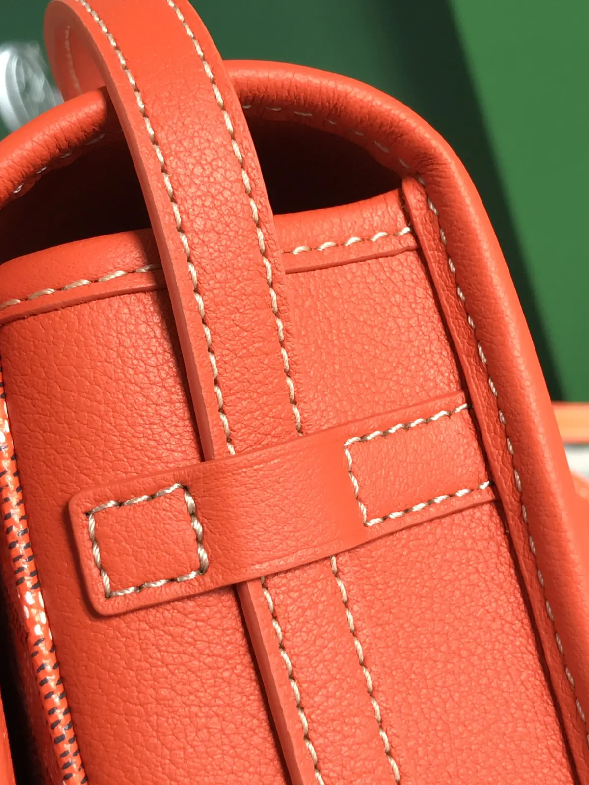 Goyard Style Gold Leather Shoulder Bag Lookbook Reference image 5