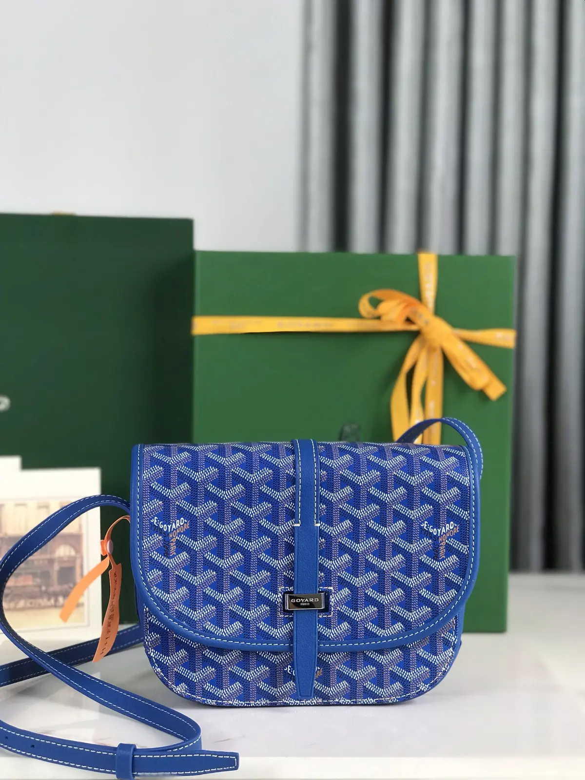 Goyard Style Gold Leather Shoulder Bag Lookbook Reference image 1