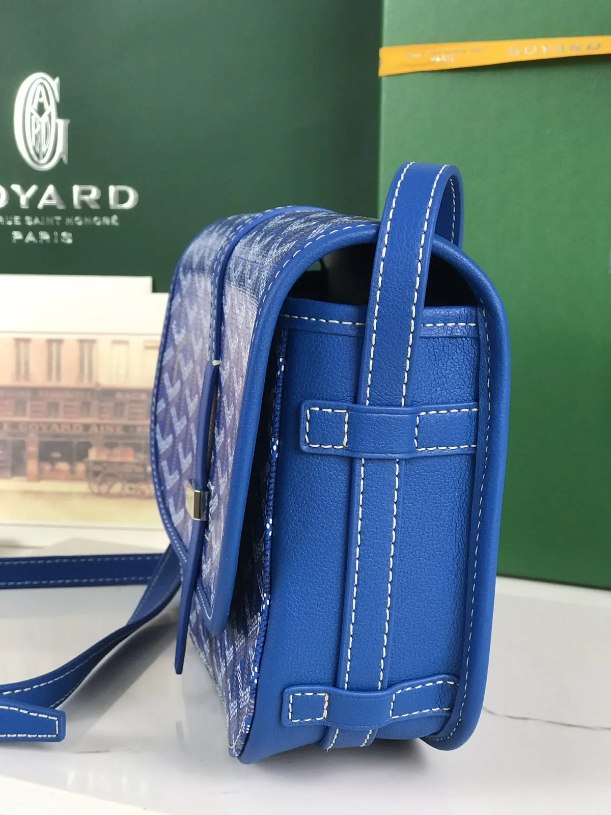 Goyard Style Gold Leather Shoulder Bag Lookbook Reference image 2