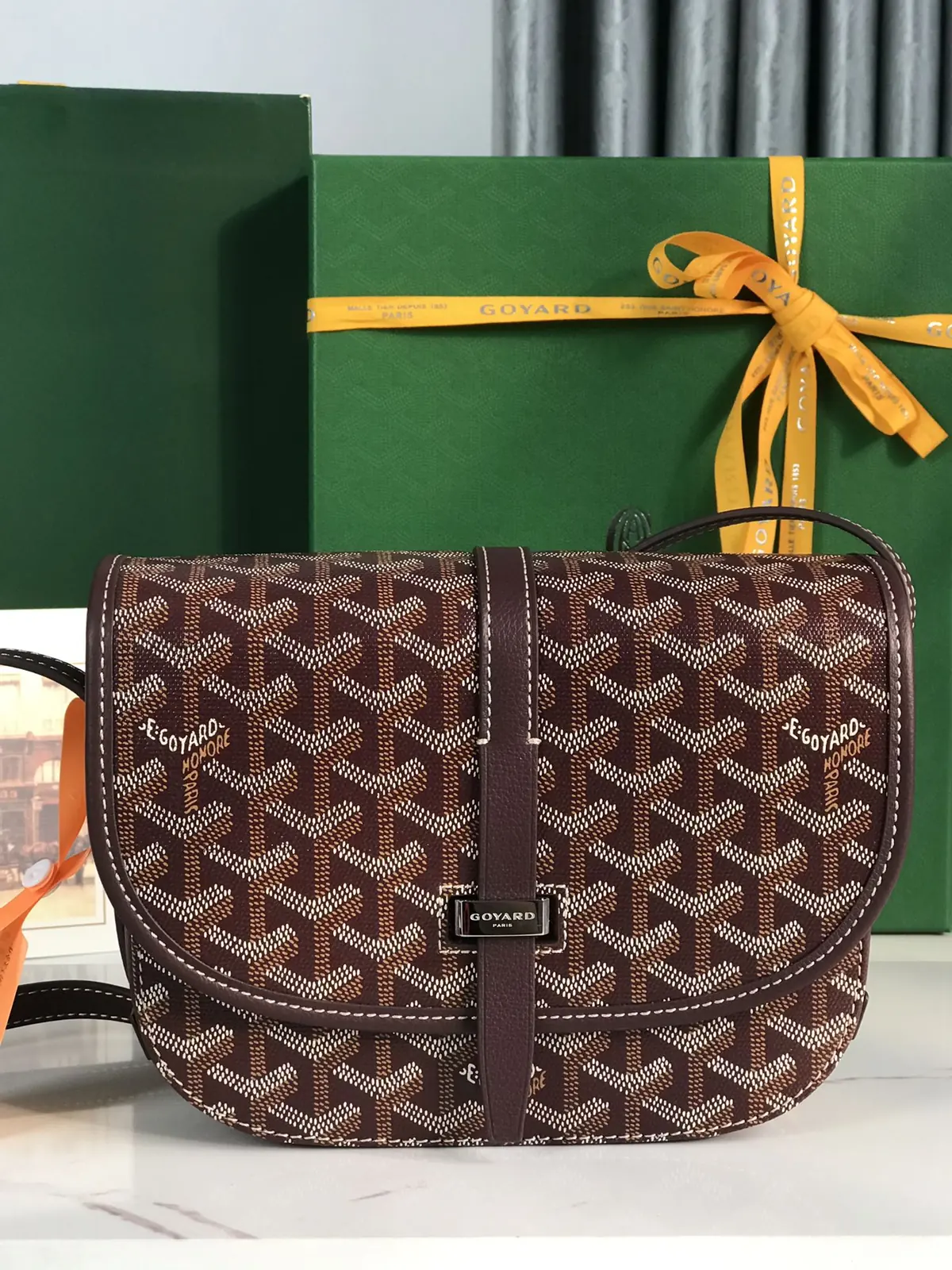 Goyard Style Gold Leather Shoulder Bag Lookbook Reference image 1