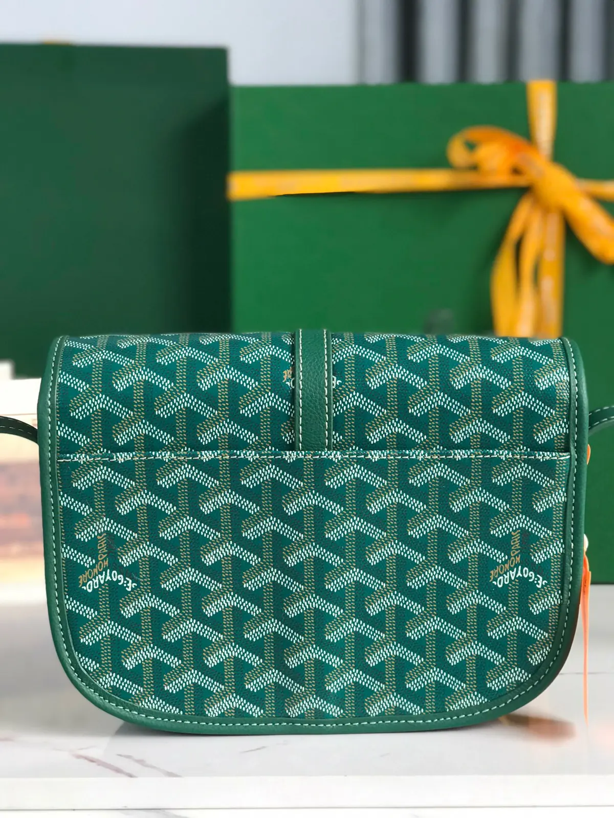 Goyard Style Gold Leather Shoulder Bag Lookbook Reference image 3