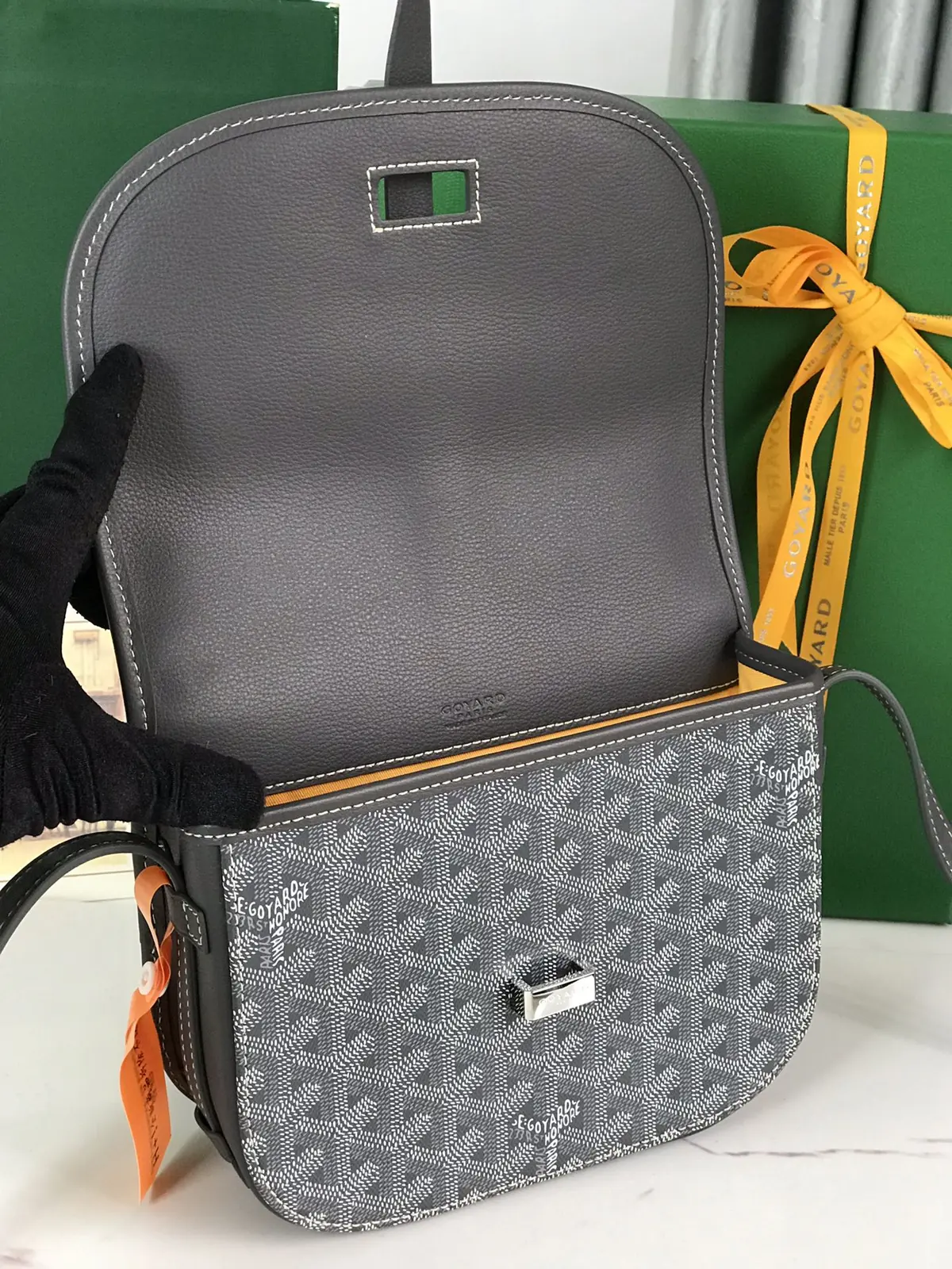 Goyard Style Gold Leather Shoulder Bag Lookbook Reference image 6