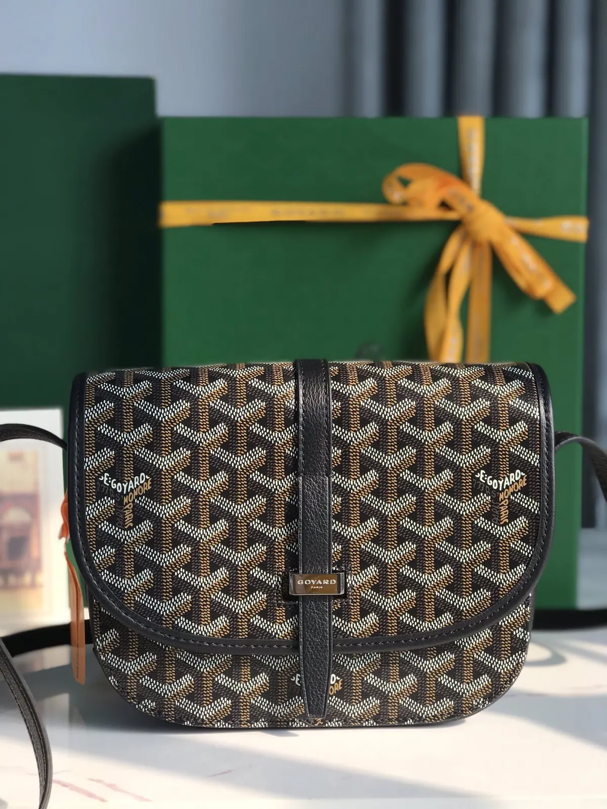 Goyard Style Gold Leather Shoulder Bag Lookbook Reference image 1