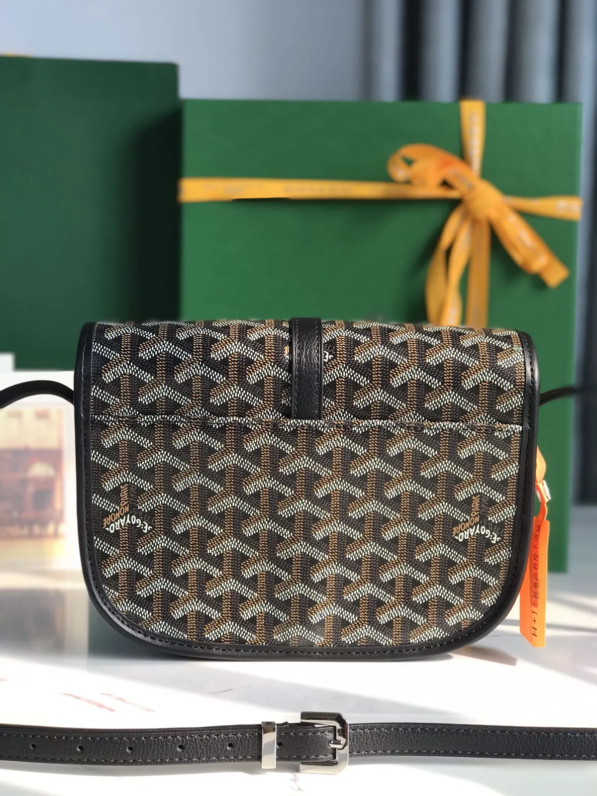 Goyard Style Gold Leather Shoulder Bag Lookbook Reference image 3